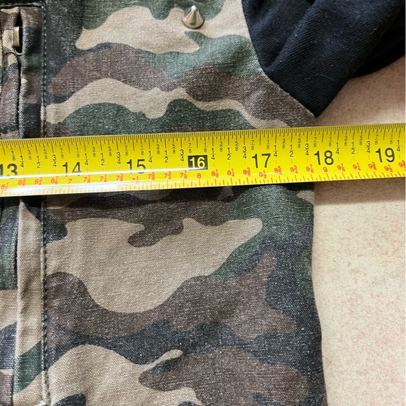 Buffalo David Bitton Green Camo Studded Button Down Jacket - Picture 11 of 15